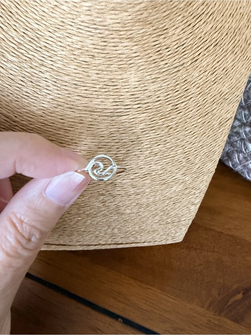 Delicate Twisted Wave Circle Ring in Silver Tone Size 7. NWOT.